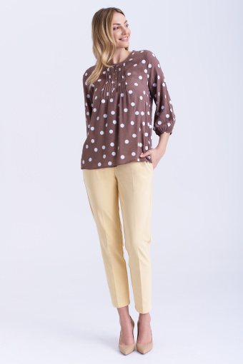Bluzka w kolorze brązowym, nadruk w grochy Bluzka w kolorze brązowym, nadruk w grochy