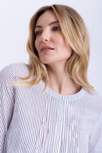 Bluzka w cienkie paski, biała