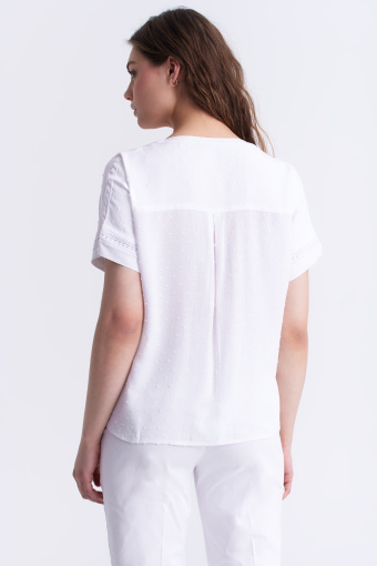 Biała bluzka z haftem