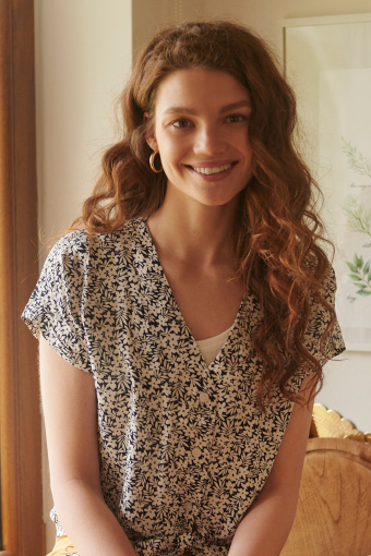 Wiskozowa bluzka z nadrukiem w drobne kwiaty