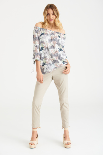 Biała bluzka z wiskozy, nadruk w kwiaty