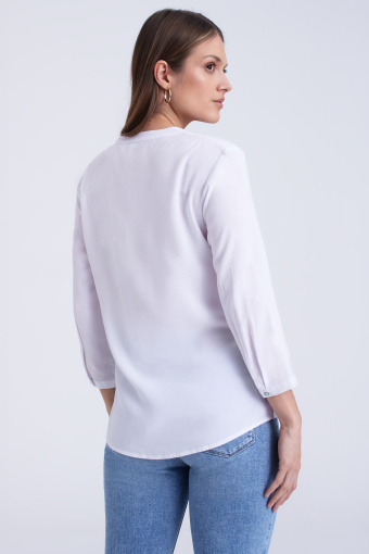 Bluzka z kwiatowym haftem