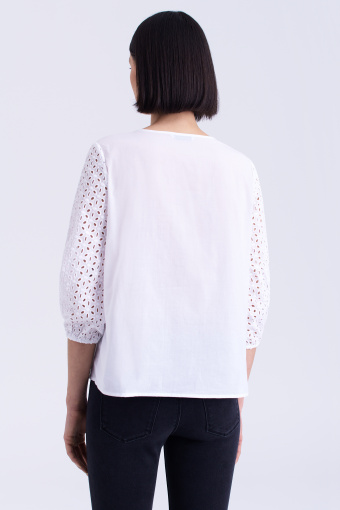 Bawełniana, biała bluzka z ażurowymi rękawami