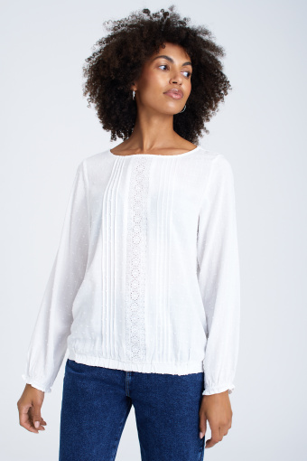 Biała bluzka z ozdobnymi plisami