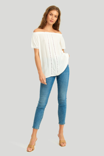 Wiskozowa bluzka z dekoltem typu carmen Wiskozowa bluzka z dekoltem typu carmen