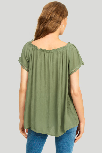 Wiskozowa bluzka z dekoltem typu carmen