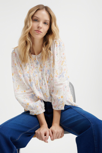 Romantyczna bluzka w drobne kwiaty 