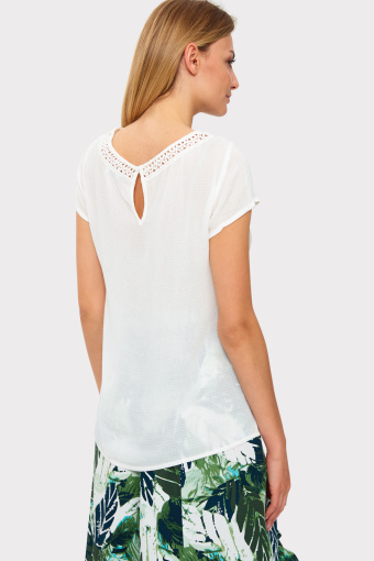 Bluzka z ozdobną wstawką Bluzka z ozdobną wstawką