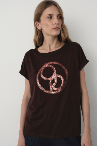 Brązowy t-shirt z grafiką na przodzie