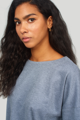 Krótka, szara bluza z miękkiej dzianiny Krótka, szara bluza z miękkiej dzianiny