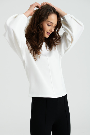 Biała bluza z balonowym rękawem