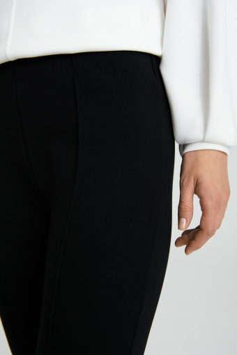 Biała bluza z balonowym rękawem