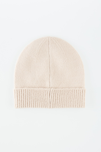 Kremowa czapka z błyszczącymi kryształkami Kremowa czapka z błyszczącymi kryształkami