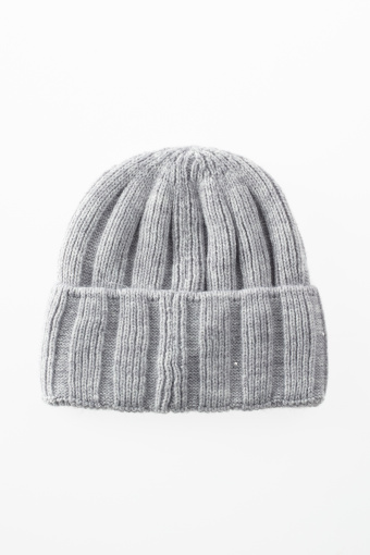 Szara czapka z mięsistej dzianiny