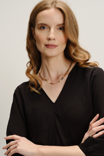 Czarna sukienka z dekoltem w serek midi  Czarna sukienka z dekoltem w serek midi