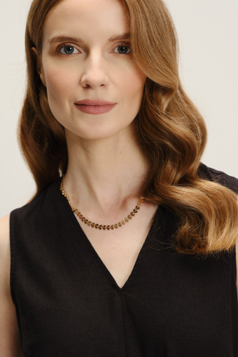 Efektowna sukienka midi w czarnym kolorze Efektowna sukienka midi w czarnym kolorze