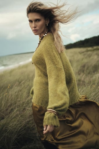 Efektowny zielony sweter oversize 