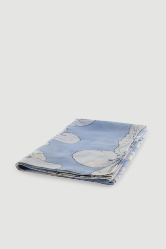 Niebieska apaszka w duże białe kwiaty 