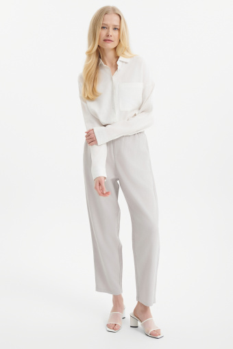 Lniana koszula w białym kolorze