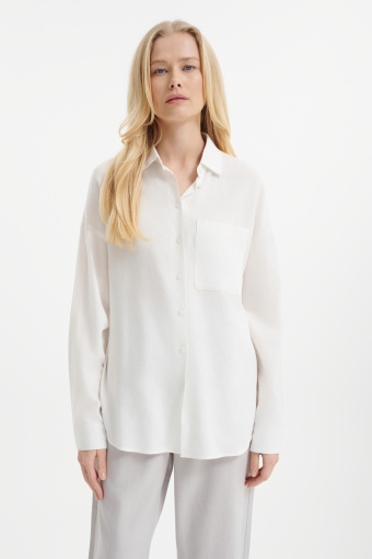 Lniana koszula w białym kolorze