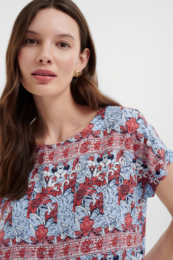 Bluzka z wzorem etno w kontrastujących kolorach  Bluzka z wzorem etno w kontrastujących kolorach