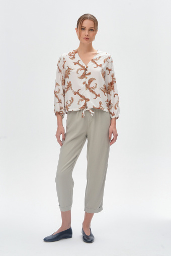 Stylowa zapinana na guziki bluzka z nadrukiem paisley Stylowa zapinana na guziki bluzka z nadrukiem paisley