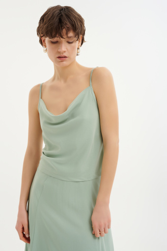 Bluzka z dekoltem typu woda 