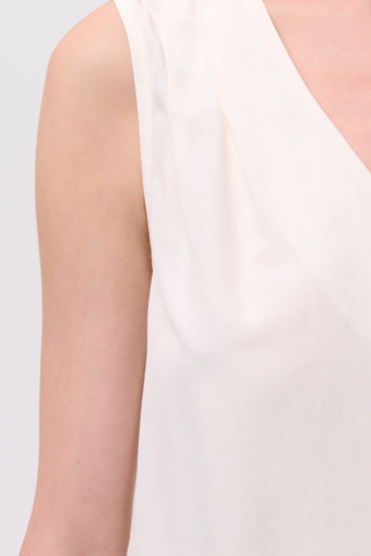 Elegancka bluzka w kolorze kremowym 