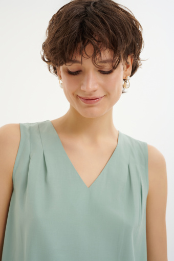 Szałwiowa bluzka z dekoltem w serek 