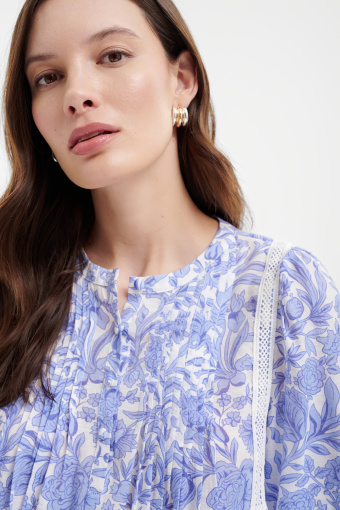 Elegancka bluzka z ażurowym haftem 