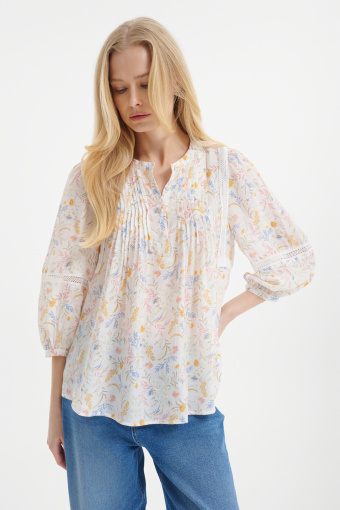 Romantyczna bluzka w drobne kwiaty 