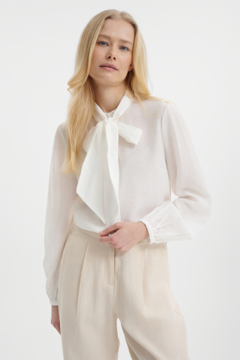 Bluzka z wiązaniem przy dekolcie 