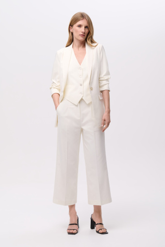 Kamizelka garniturowa w kolorze białym 