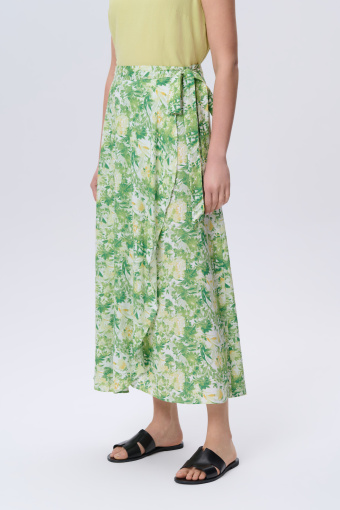 Zielona spódnica z nadrukiem w kwiaty Zielona spódnica z nadrukiem w kwiaty