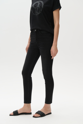 Spodnie typu slim fit z czarnego denimu 