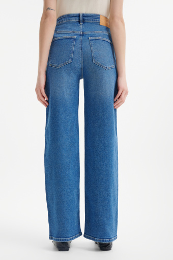 Spodnie jeansowe straight z wysokim stanem  Spodnie jeansowe straight z wysokim stanem