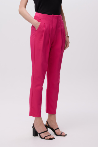 Spodnie w intensywnie różowym kolorze