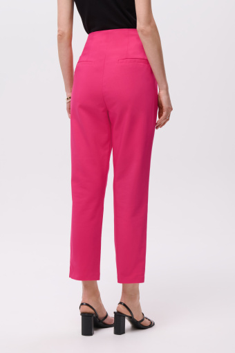 Spodnie w intensywnie różowym kolorze
