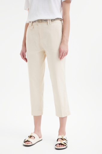 Kremowe spodnie typu chino  Kremowe spodnie typu chino
