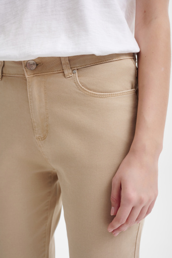 Spodnie 7/8 w kolorze beżowym