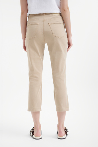 Spodnie 7/8 w kolorze beżowym