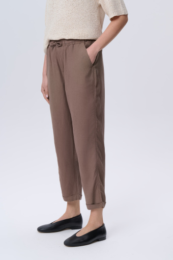 Brązowe spodnie z nogawką o długości 7/8