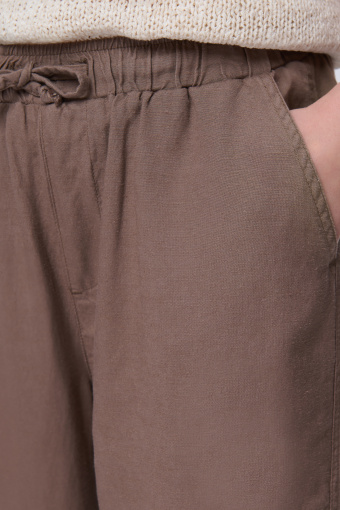 Brązowe spodnie z nogawką o długości 7/8