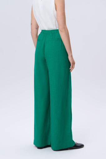 Spodnie z szeroką nogawką w zielonym kolorze