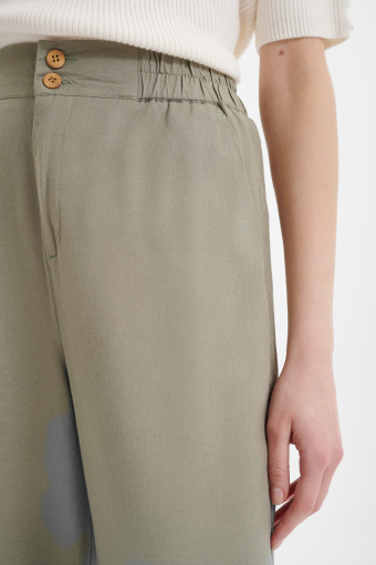 Oliwkowe spodnie z dodatkiem lnu