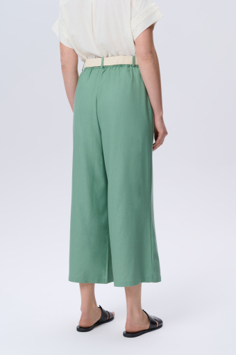 Zielone spodnie wiskozowo-lniane typu culotte 