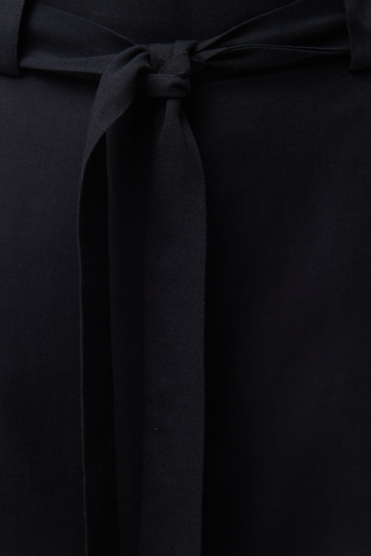 Czarne spodnie o luźnym kroju