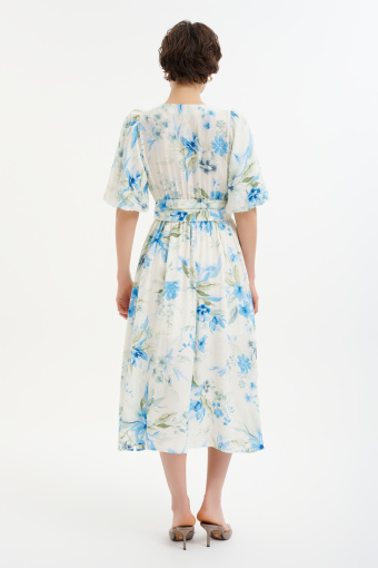 Elegancka sukienka w kwiatowy print  Elegancka sukienka w kwiatowy print