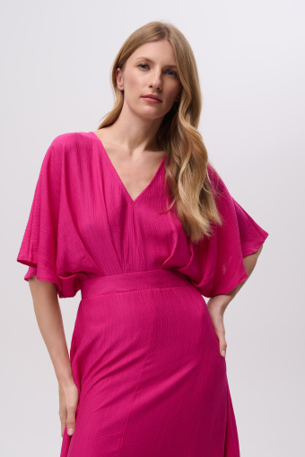 Sukienka z luźnymi rękawami w kolorze różowym 