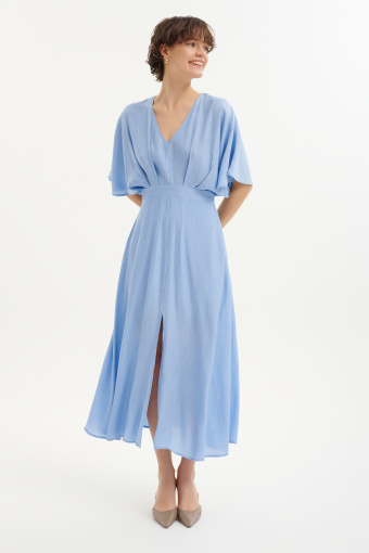 Błękitna sukienka z luźnym rozkloszowanym dołem  Błękitna sukienka z luźnym rozkloszowanym dołem